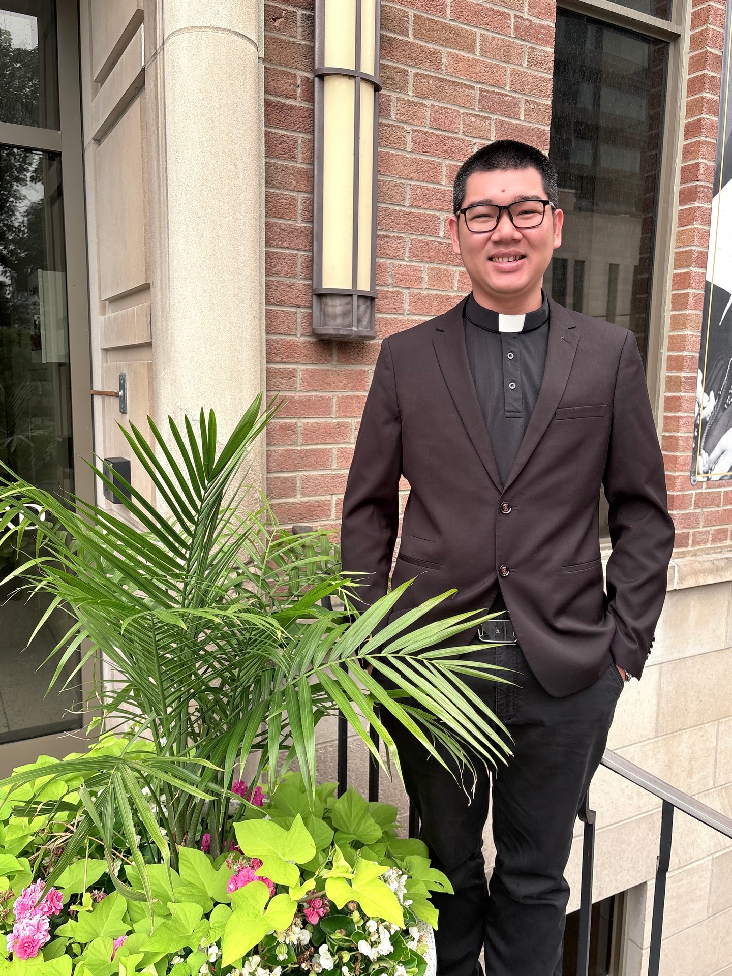 Dang Khoa Tran, also known as Dominic, a Jesuit scholastic from Vietnam, recently began his seven-week “field placement” (practical experience) at Canadian Jesuits International (CJI) as part of his Master of Divinity program at Regis College, at the University of Toronto. 

Click link in bio to read more about what Dominic hopes to achieve at CJI. 

#Jesuit #Vietnam #Canada