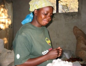 Small-scale farmers like Ms Mulenga produce much of the organic cotton grown in Zambia. Women comprise 80% of those working on these farms. (Photo: J. Cafiso/CJI)