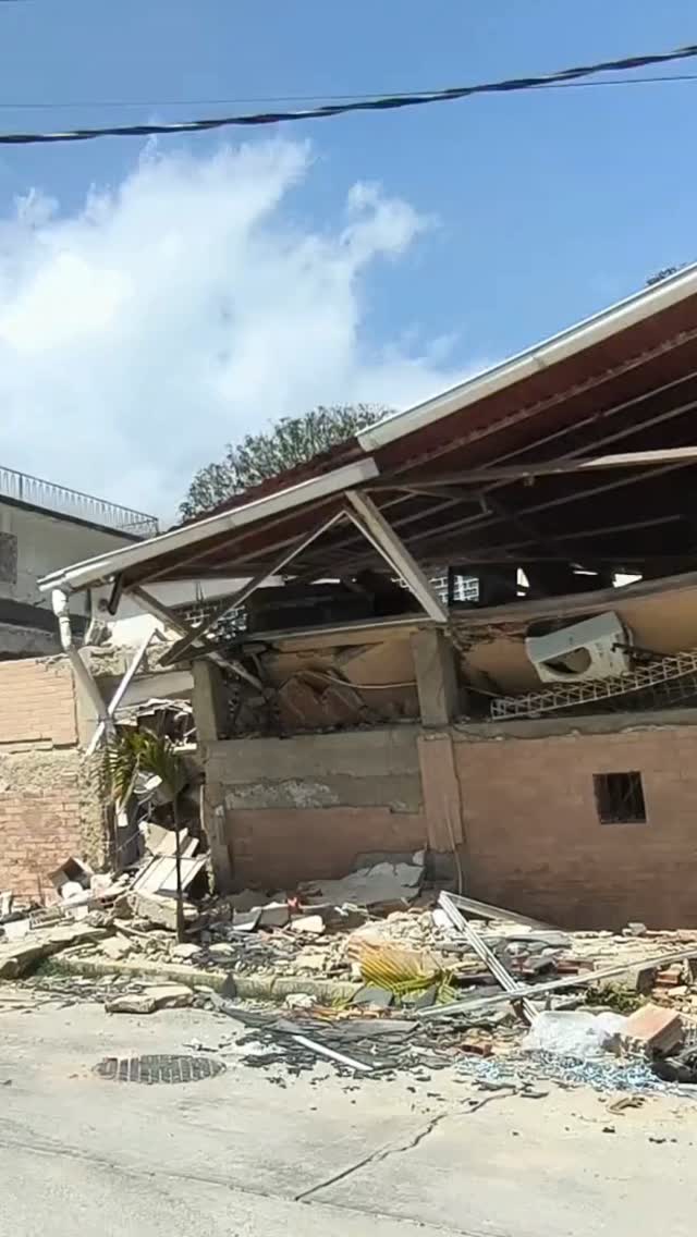 Our Jesuit partners in Venezuela have sent us more videos showing the extent of the destruction following the deadly earthquakes on June 24. 
The Jesuit Refugee Service, Fe y Alegría and other Jesuit organisations are on the ground, providing emergency support to those affected by the earthquakes. This includes temporary shelter, essential relief items, protection services and psychosocial support. 
We are still accepting donations to support these efforts in northern Venezuela. Click the link in our bio (Venezuela Humanitarian Relief) to donate now.

Our partners have worked in Venezuela for many years, building experienced teams and well-established networks of people who are already responding to the emergency. 

#Venezuela #earthquake #Jesuits #donatenow #humanitarian